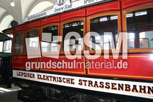 Straßenbahn-2.JPG